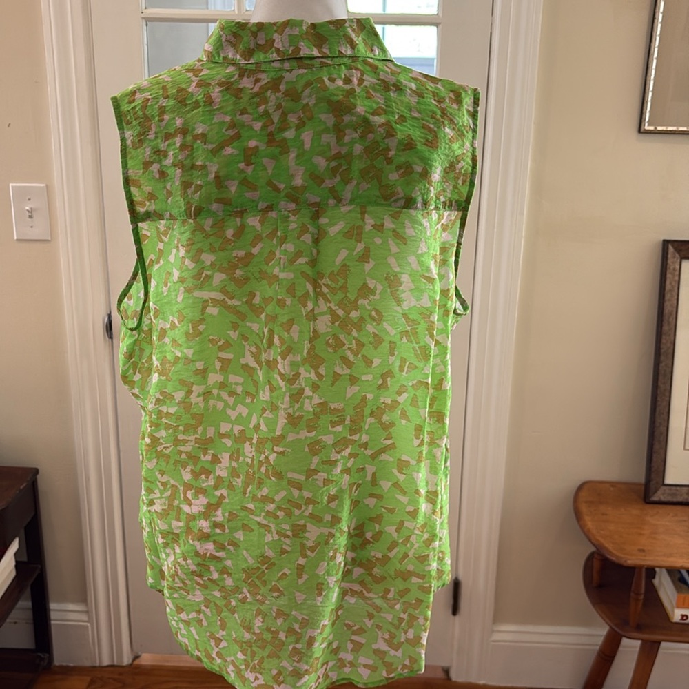 NWT CAbi Lime Green & Cream Print Sleeveless Collared ‘Shine’ Top. Size L. - Picture 4 of 8